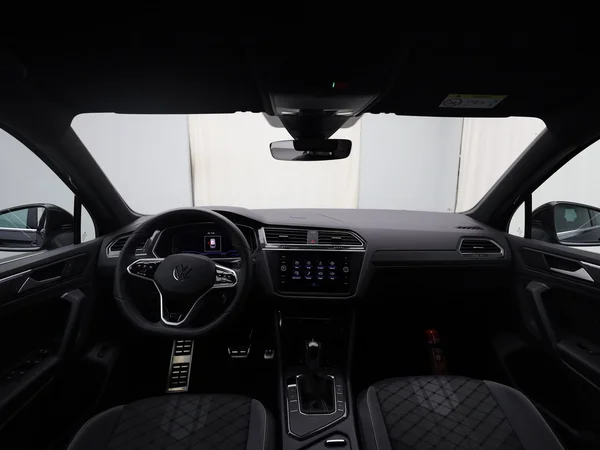 VOLKSWAGEN Tiguan (2023) — foto 20 van 21