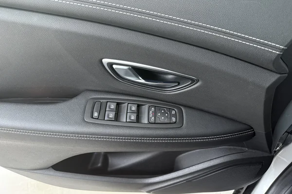 Renault Grand Scenic (2019) — foto 8 van 18