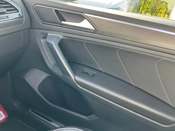 VOLKSWAGEN Tiguan eHybrid (PHEV) (2022) — foto 9 van 24