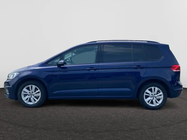 VOLKSWAGEN Touran (2022) — foto 12 van 19
