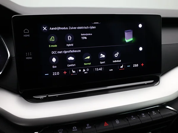 SKODA Octavia Combi PHEV (2024) — foto 15 van 20