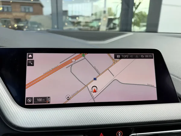 Bmw 218 (2020) — foto 8 van 28