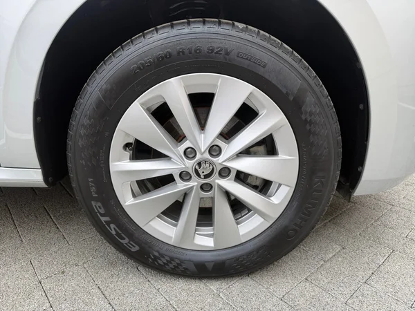 SKODA Kamiq (2024) — foto 14 van 21