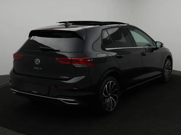VOLKSWAGEN Golf VIII eHybrid (PHEV) (2024) — foto 23 van 27