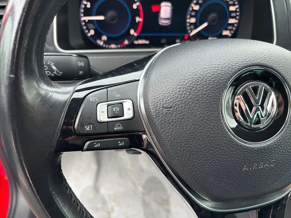 VOLKSWAGEN Golf VII (2017) — foto 9 van 21