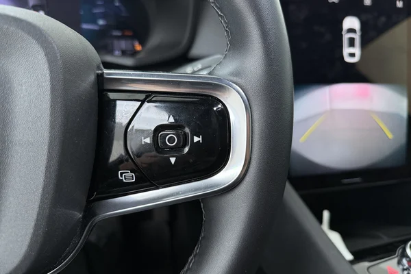 POLESTAR Polestar 2 (2023) — foto 7 van 25