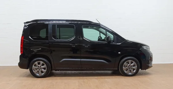 Opel Combo Life (2024) — foto 16 van 18