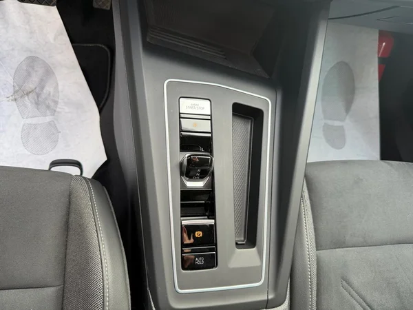 VOLKSWAGEN Golf VIII SW (2024) — foto 17 van 22