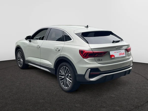 AUDI Q3 Sportback (2024) — foto 15 van 21