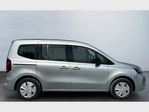 Nissan TOWNSTAR (2023) — foto 24 van 29