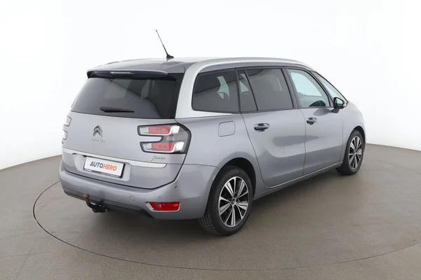 Citroen C4 (2017) — foto 12 van 16