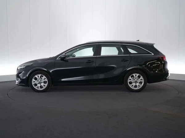 Kia cee'd (2024) — foto 17 van 22