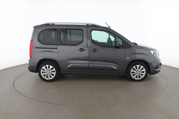 Opel Combo Life (2021) — foto 13 van 16