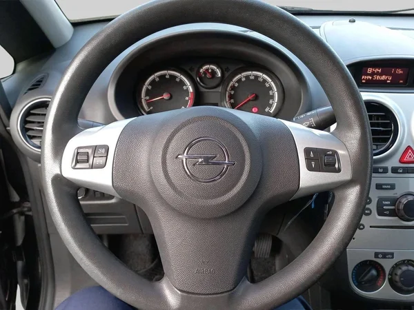 Opel Corsa (2014) — foto 9 van 19