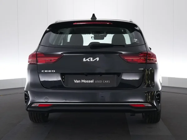 Kia cee'd (2024) — foto 18 van 22