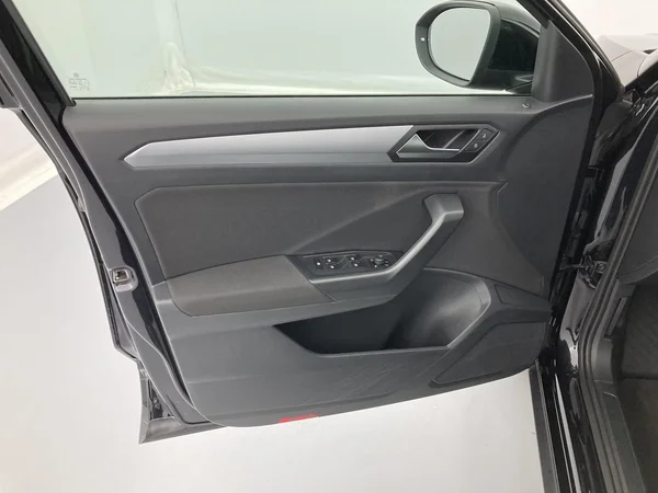 VOLKSWAGEN T-Roc (2024) — foto 14 van 36