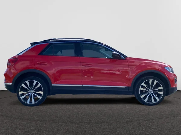 VOLKSWAGEN T-Roc (2018) — foto 15 van 18