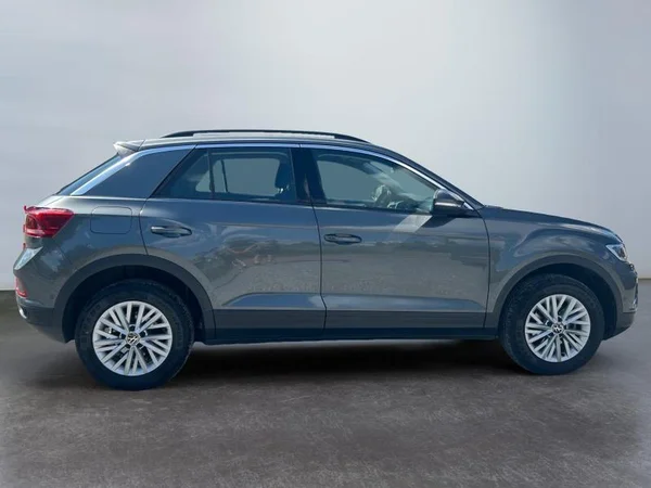 VOLKSWAGEN T-Roc (2023) — foto 29 van 31