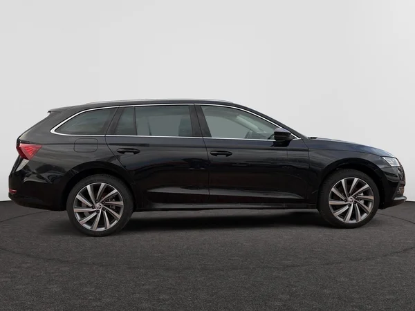 SKODA Octavia Combi (2024) — foto 16 van 20