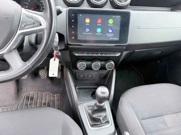 Dacia Duster (2022) — foto 2 van 18