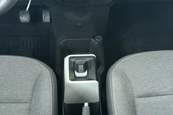 Dacia SPRING (2025) — foto 3 van 15