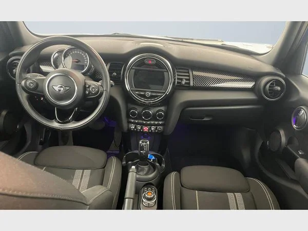 MINI Mini 5 Doors (2018) — foto 2 van 25