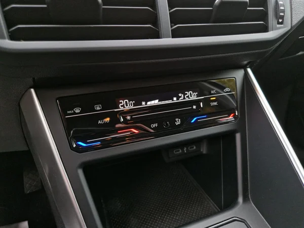 VOLKSWAGEN Polo (2023) — foto 4 van 26