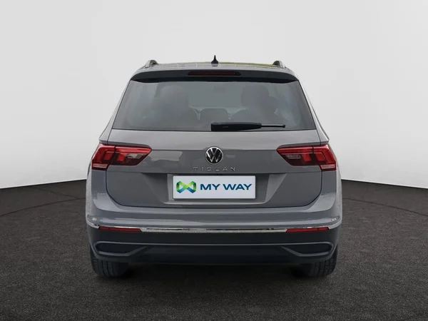 VOLKSWAGEN Tiguan Dsl (2020) — foto 14 van 19