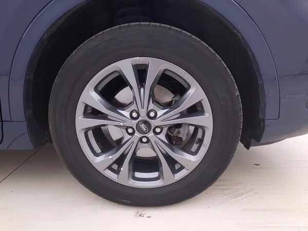 Ford Kuga HEV (2022) — foto 8 van 29