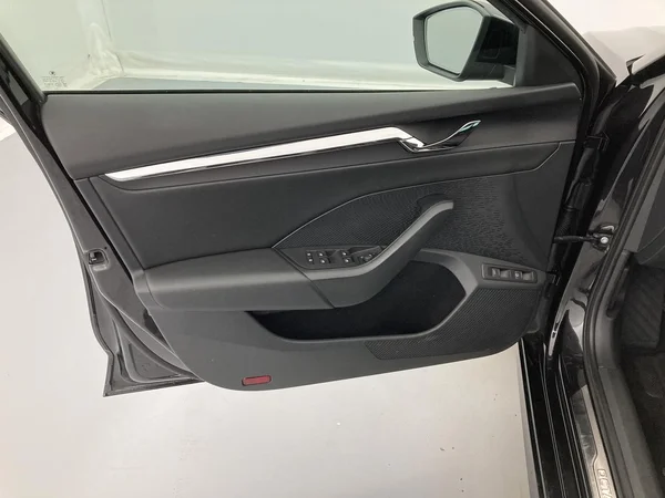 SKODA Octavia Combi PHEV (2021) — foto 27 van 37