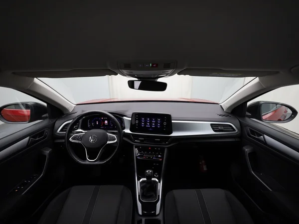 VOLKSWAGEN T-Roc (2023) — foto 16 van 18