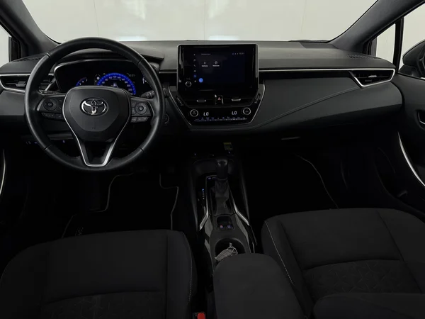 TOYOTA Corolla (2022) — foto 28 van 28