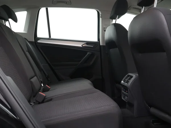 Volkswagen Tiguan (2019) — foto 2 van 25