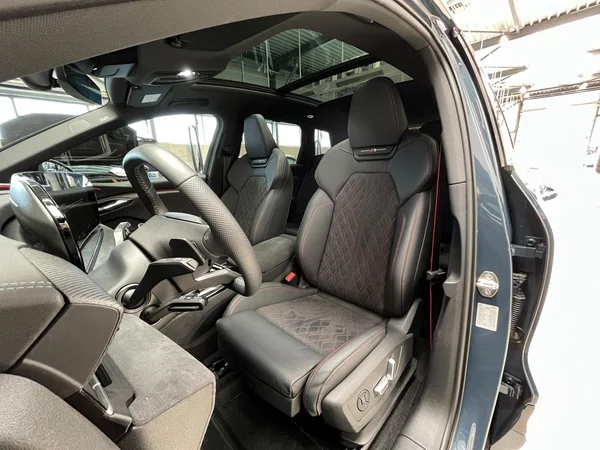 AUDI Q6 e-tron (2025) — foto 24 van 24