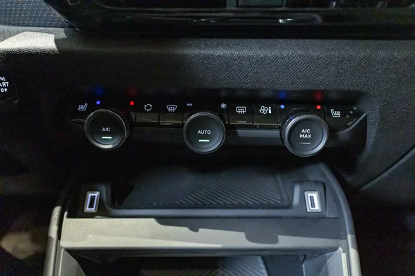 Citroën C4 (2022) — foto 21 van 35