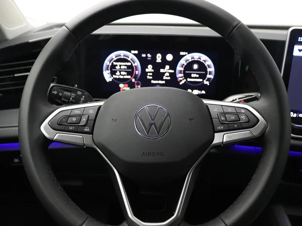 VOLKSWAGEN Tiguan (2026) — foto 14 van 15