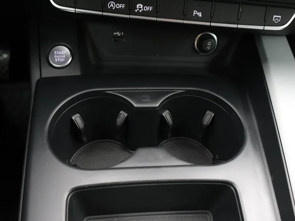 Audi A4 (2022) — foto 8 van 26