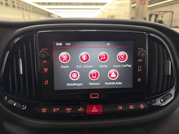 Fiat Doblo (2023) — foto 13 van 27