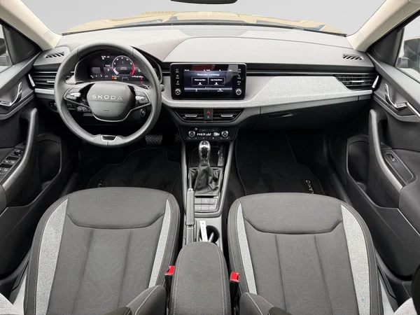 SKODA Kamiq (2025) — foto 14 van 17