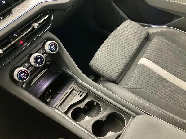 SKODA Kodiaq (2025) — foto 18 van 36