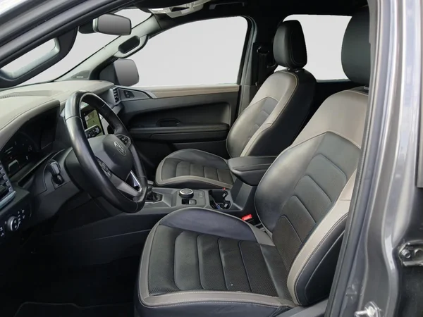 VOLKSWAGEN Amarok Double Cab Dsl (2023) — foto 14 van 18