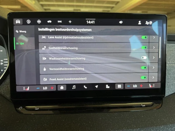 SKODA Octavia Combi (2026) — foto 4 van 24