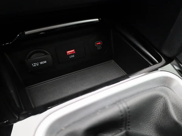 Kia cee'd (2023) — foto 19 van 39