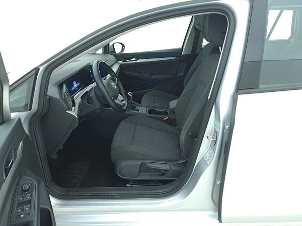 Volkswagen Golf VIII SW (2024) — foto 27 van 27