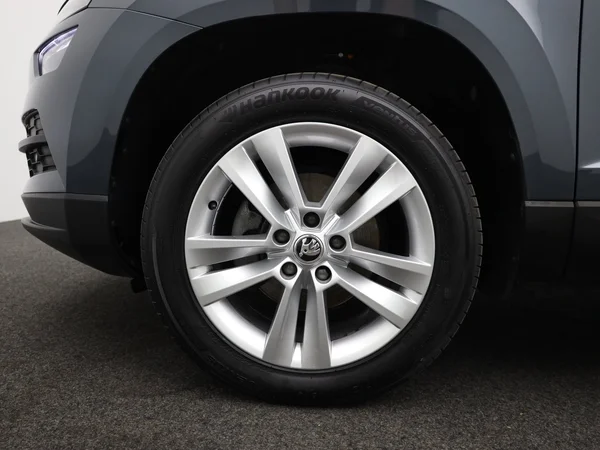 SKODA Karoq (2021) — foto 2 van 19
