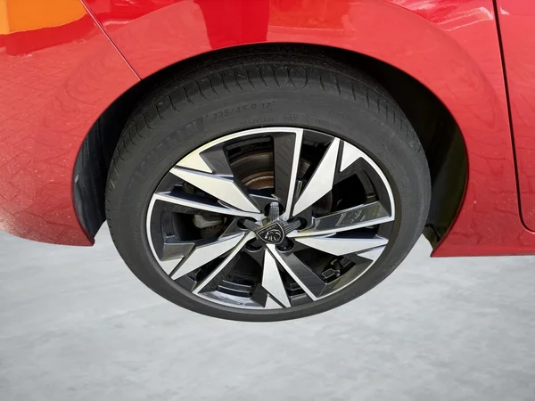 Peugeot 308 (2022) — foto 3 van 21