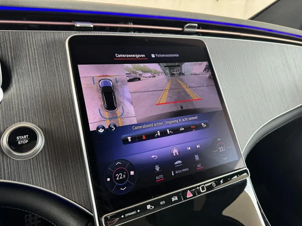 Mercedes-Benz EQE (2025) — foto 9 van 24