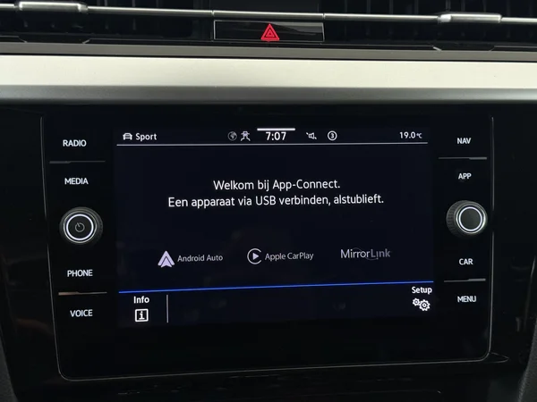 VOLKSWAGEN Arteon (2022) — foto 13 van 30