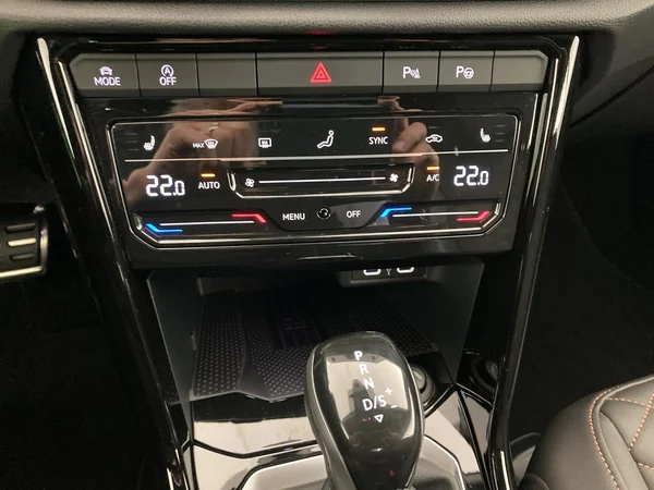VOLKSWAGEN T-Roc Cabriolet (2025) — foto 36 van 48