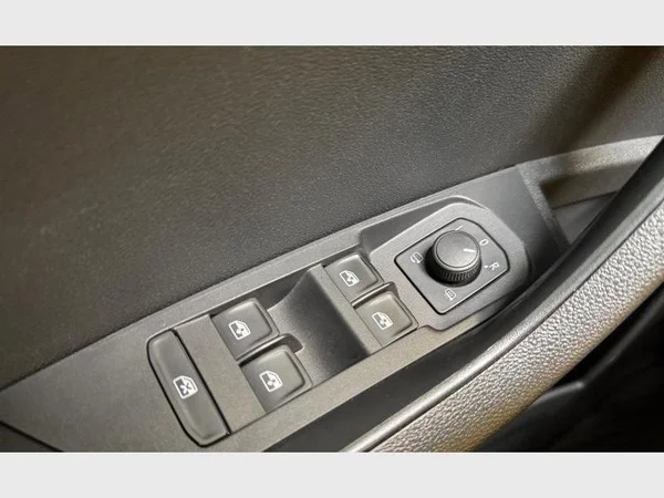Skoda Karoq (2021) — foto 4 van 31